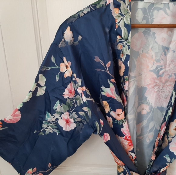 Lounge Kimono Robe - Picture 5 of 5